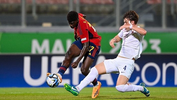 Telediario Matinal - España busca ante Italia el pase a la final del Europeo sub-19