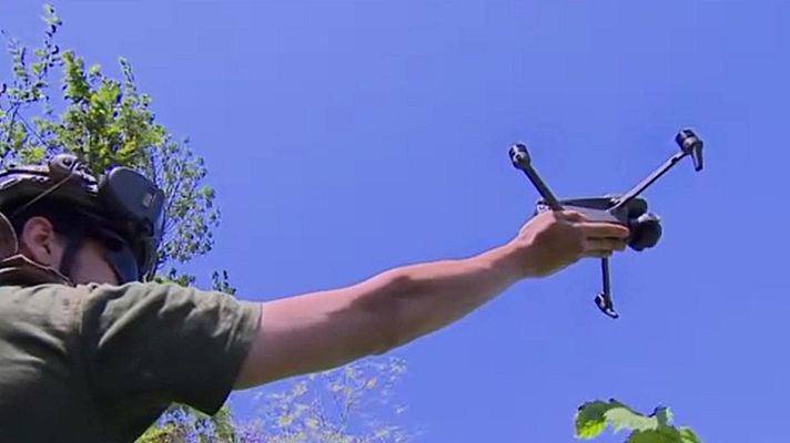 Telediario 1 - Drones para planificar y ejecutar ataques en el frente