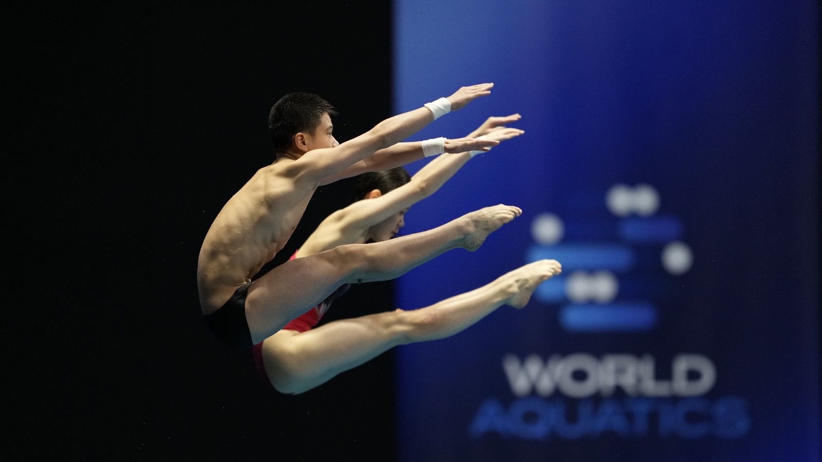 Natación - Campeonato del Mundo Saltos 10 Mt Sincronizados Mixtos Final - ver ahora