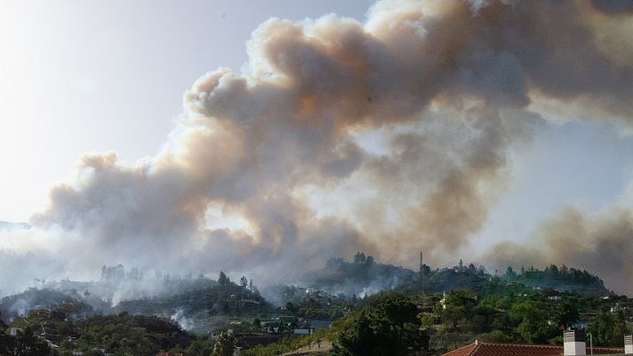 Informativo 24h - El incendio de La Palma ha obligado ya a desalojar a 500 personas