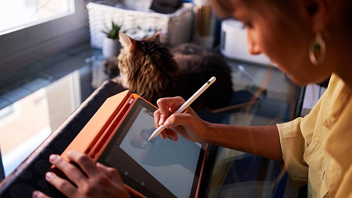 Telediario 1 - Las plataformas de micromecenazgo permiten a creadores vivir de su trabajo con mayor libertad