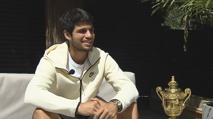 Carlos Alcaraz, a RTVE tras ganar Wimbledon: \"Mi sueño engloba el poder vivir del tenis\"\" - ver entrevista