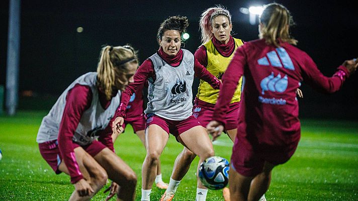 Telediario Matinal - Alexia Putellas, la gran novedad en el entrenamiento de la selección en Nueva Zelanda