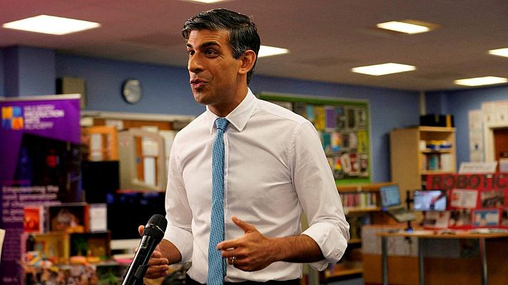 Telediario 2 - El parlamento británico ha aprobado la polémica ley migratoria