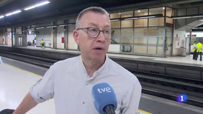 L'Informatiu - Jornada de vaga a Rodalies: usuaris es queixen de la manca d'informació