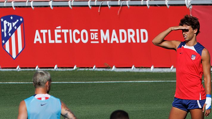 Telediario Matinal - Aficionados llenan de pintadas la placa de Joao Félix en el Metropolitano
