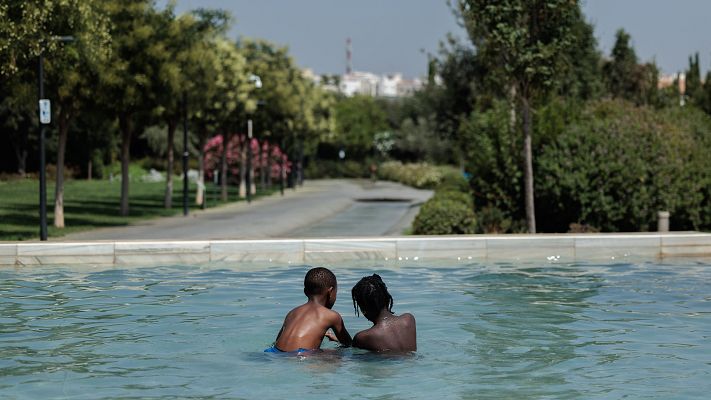 Telediario 1 - 10 menores infectados por una bacteria en Valencia al bañarse en aguas sin tratar