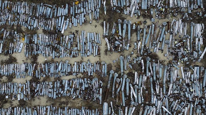 Telediario Fin de Semana - Moscú y Kiev se acusan mutuamente del uso de bombas de racimo