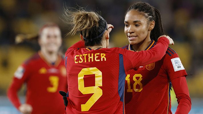 Telediario 2 - Salma Paralluelo: "Desde pequeña soñé con jugar un Mundial"