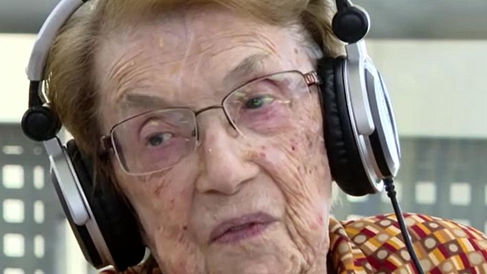 Telediario 1 - Milagros, la 'abuela podcaster' de 100 años que comparte lecciones de vida