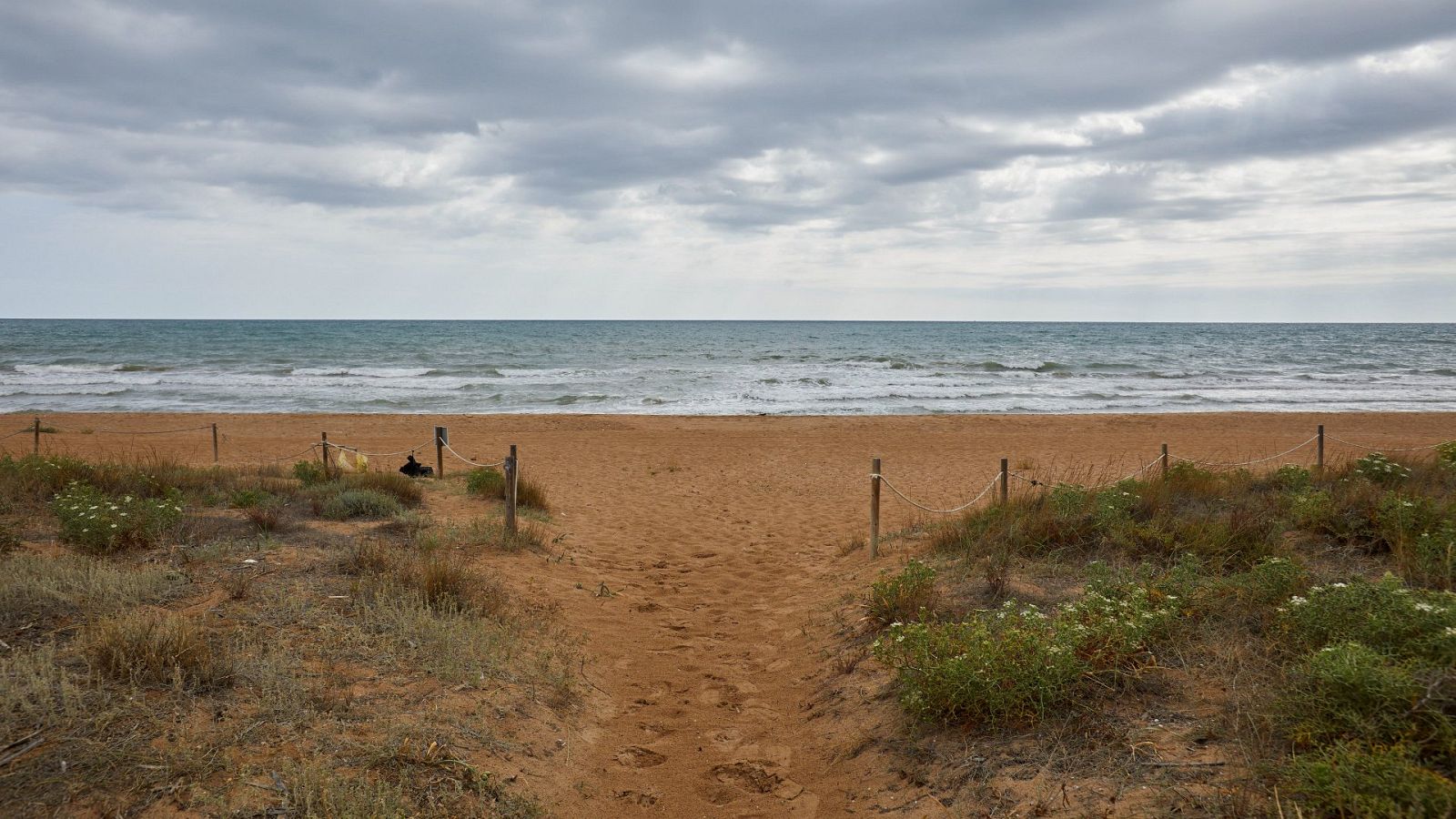 Vecinos y socorristas piden reforzar los recursos de vigilancia para prevenir ahogamientos en las playas