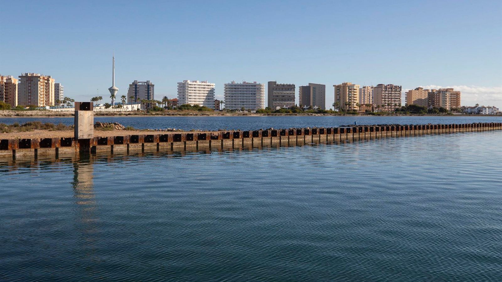Se devalúa el precio de los pisos en el Mar Menor | Ver