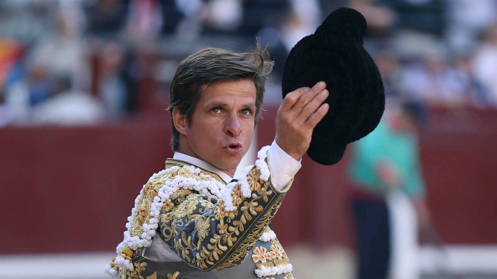 El Juli se retira tras 25 años triunfando en los alberos | Ver