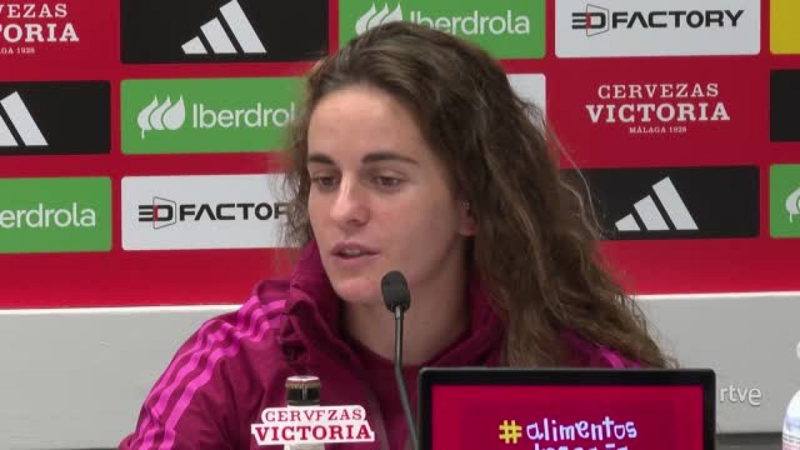 Teresa Abelleira, sobre la lesión de Athenea: "Su alegría ayudará" | Ver