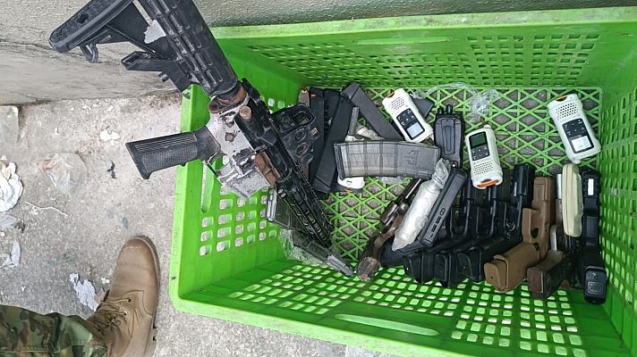 Telediario Fin de Semana - Hallan armas, granadas y drogas en una cárcel de Ecuador