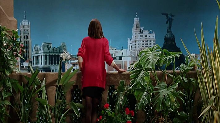 Telediario Fin de Semana - Una ruta por los lugares donde Almodóvar grabó sus películas en Madrid