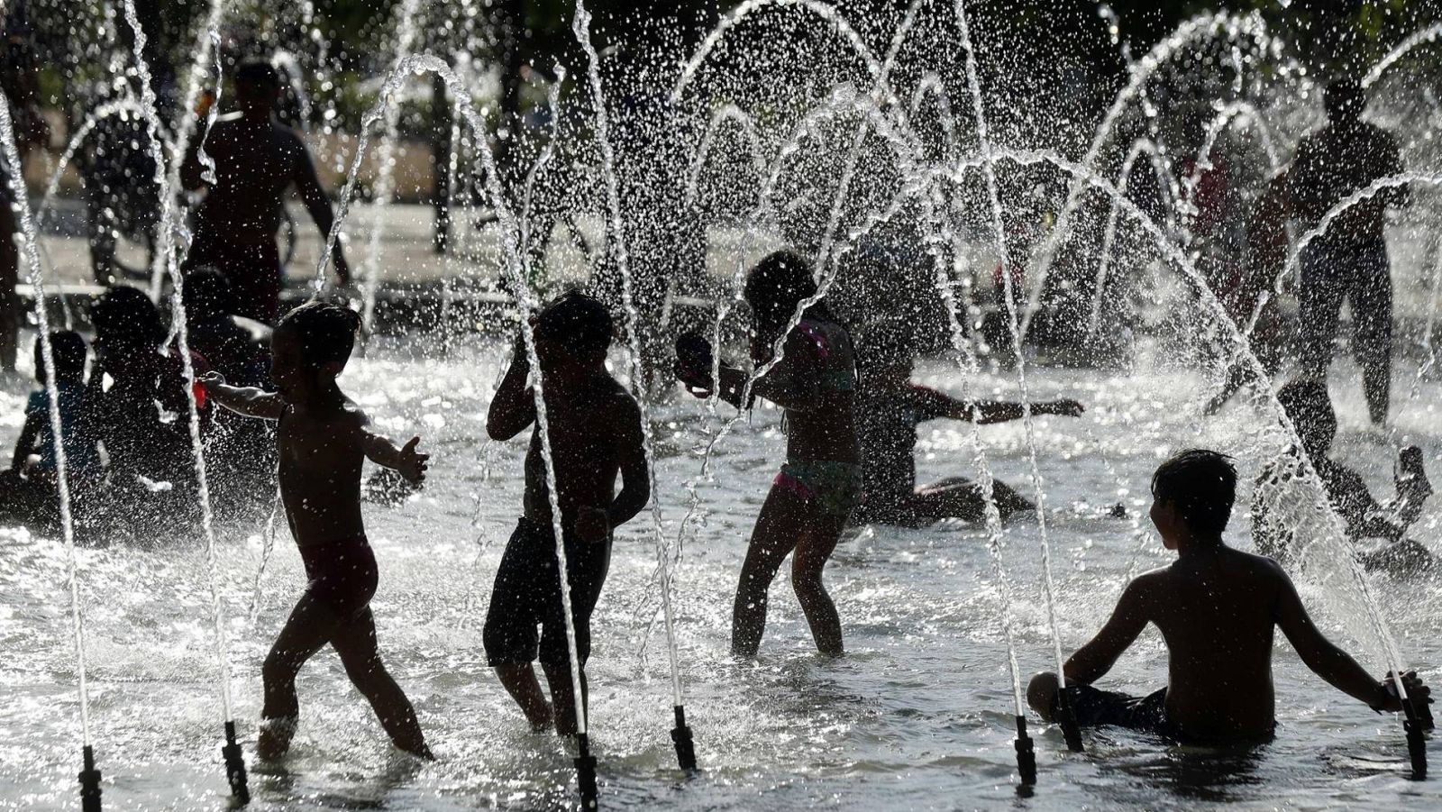 Un tercio de los españoles no puede permitirse una semana de vacaciones fuera de casa al año