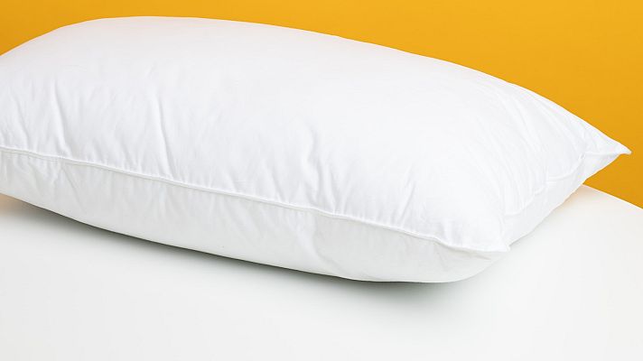 Hablando claro - Gafas de sol, almohadas o toallas:objetos cotidianos que caducan y no lo sabías