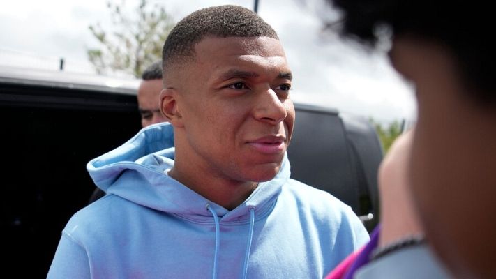 Telediario 1 - Kylian Mbappé ya es oficialmente un jugador a la venta