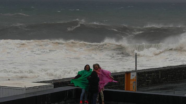 La hora de La 1 - Las temperaturas bajan hasta diez grados alcanzando niveles inusuales en agosto