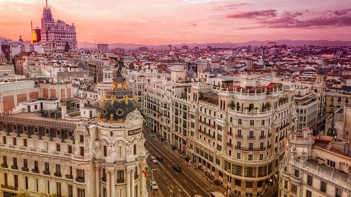 Telediario 1 - Las azoteas-bar 'hacen su agosto': su número se ha disparado en las grandes ciudades