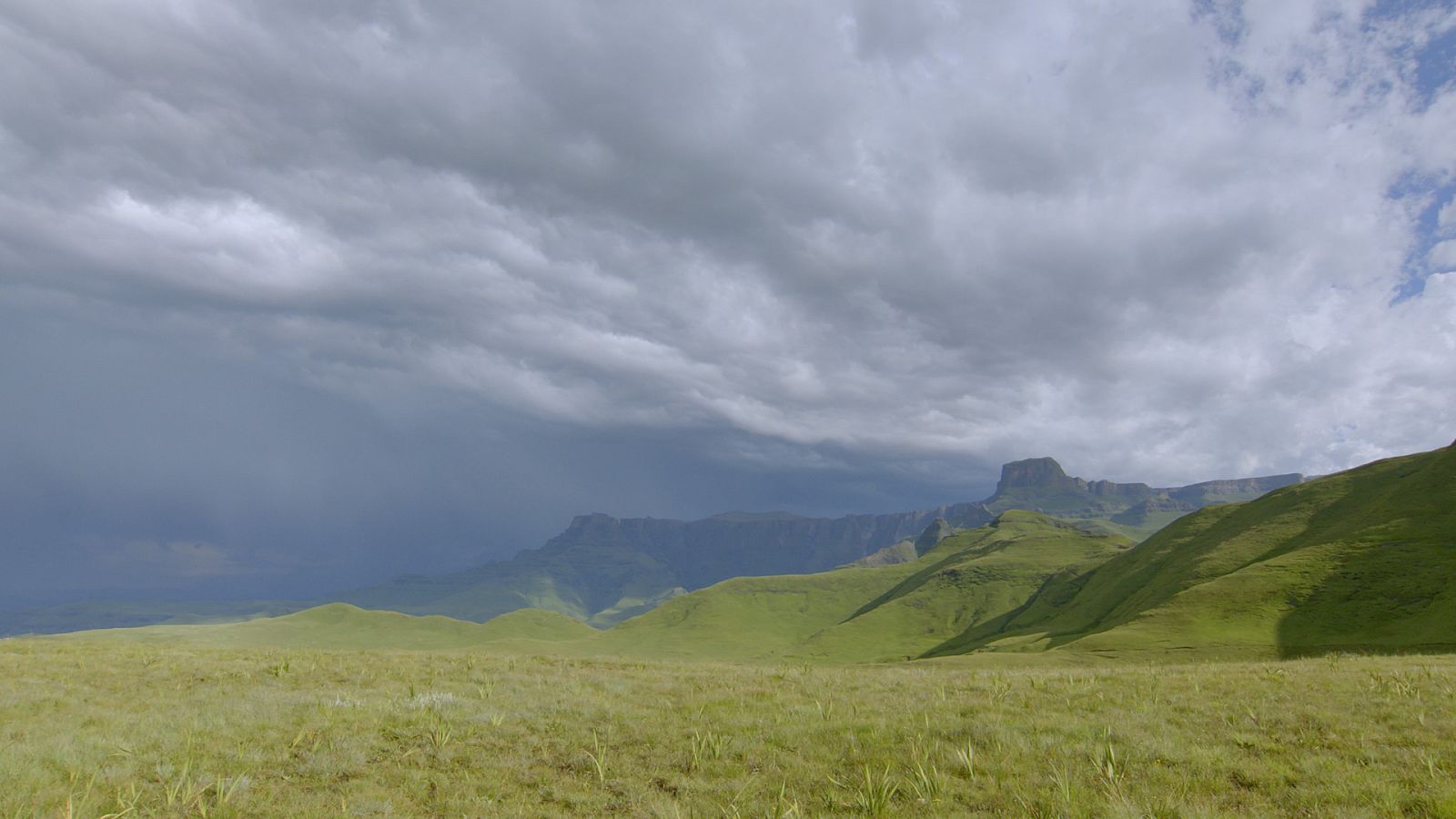 África extrema - Episodio 1: Las Montañas del Dragón- Sobrevivir en la cumbre - ver ahora