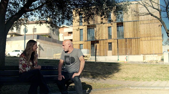 Planeta R - Olivia Mandle, habitatges amb contenidors i una biblioteca