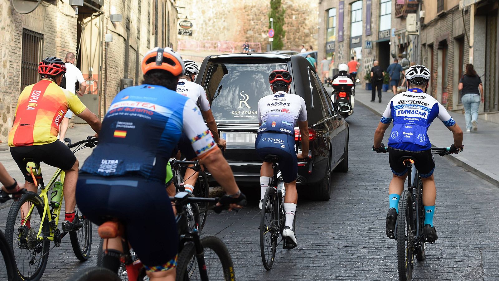 Toledo brinda un último adiós a Federico Bahamontes con una misa - ver ahora