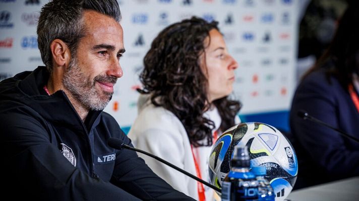 Jorge Vilda: \"Me gusta lo que veo en los ojos de mis jugadoras\". ver en RTVE Play