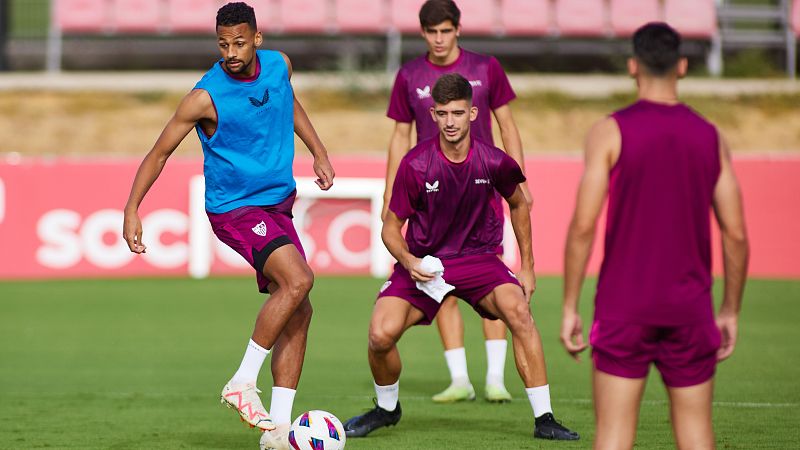 El duelo entre Sevilla y Valencia, plato fuerte este viernes en el regreso de la liga