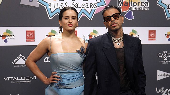 Telediario 1 - Rauw Alejandro se despide de Rosalía con una canción siguiendo la moda de la música con mensajes