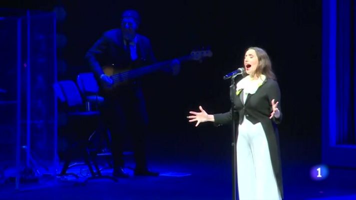 L'Informatiu - Luz Casal deixa embadalit el públic de Cap Roig