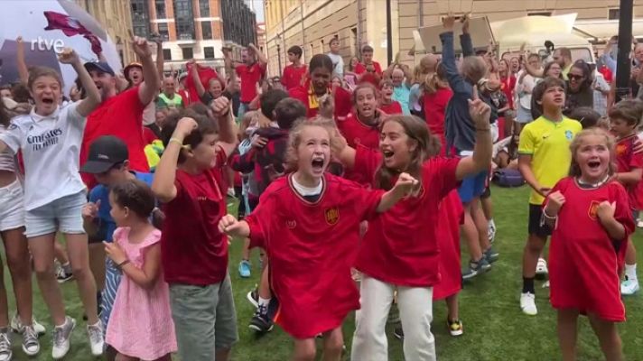 Telediario 1 - La afición española se engancha a la furia de la selección femenina tras su pase a la final