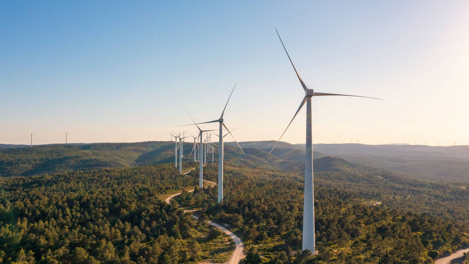 El sector eólico genera en España más de 32.000 empleos y prevé llegar a 60.000 en 2030