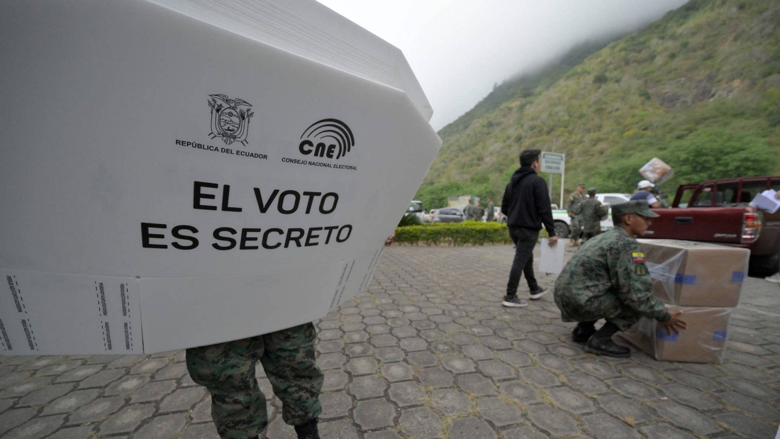 Primera vuelta de las elecciones presidenciales y legislativas en Ecuador | Ver
