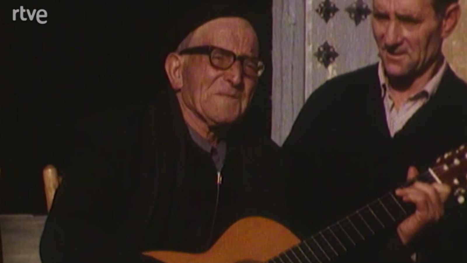 Con solera - El anciano y su ambiente - Programas y Concursos en el Archivo de RTVE | Ver