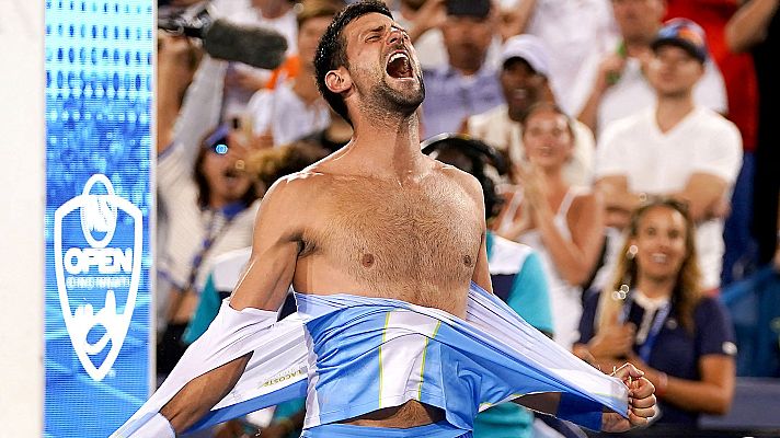 Tenis - Djokovic tumba a Alcaraz en una final de ensueño en Cincinnati