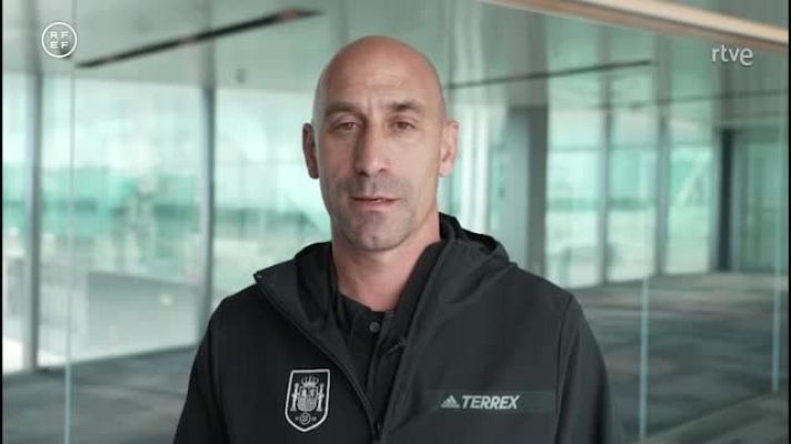 Fútbol - Rubiales lamenta su beso a Jenni Hermoso