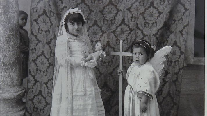 RTVE Igualdad - La exposición 'Mujer extremeña en los años del silencio', con fotografías de Remigio Mestre