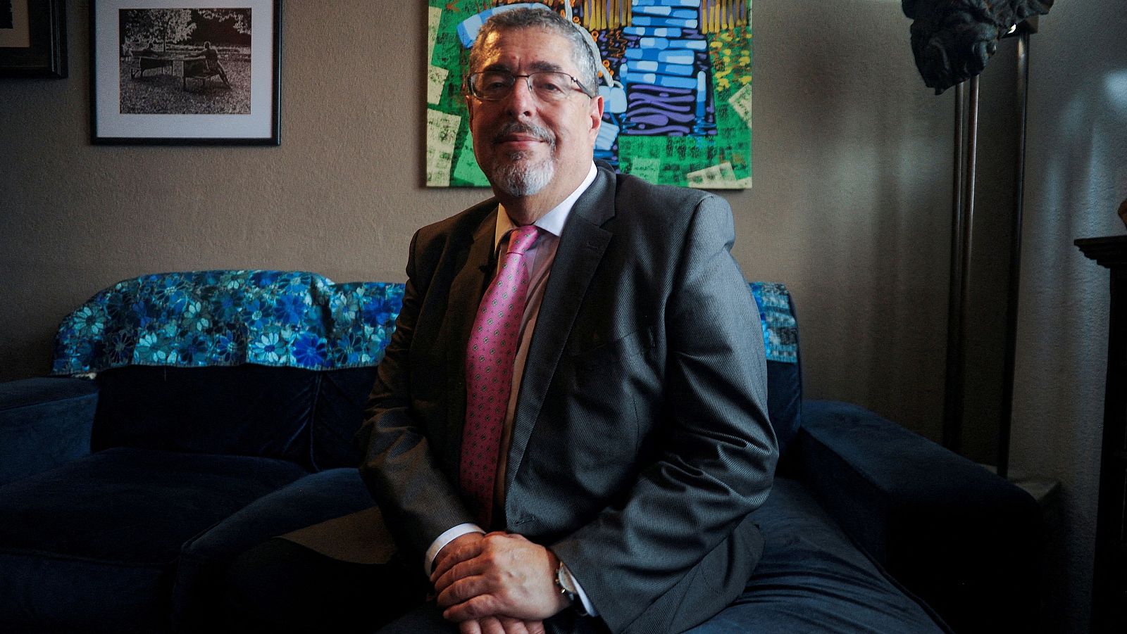 RTVE entrevista a Bernardo Arévalo, presidente electo de Guatemala | Ver