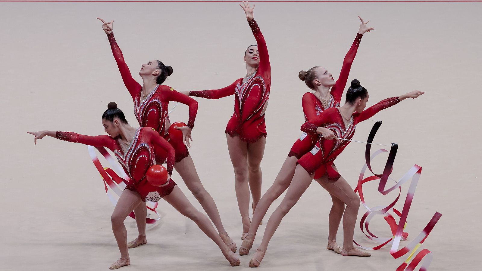 España consigue la medalla de bronce en la final de conjuntos de gimnasia rítmica