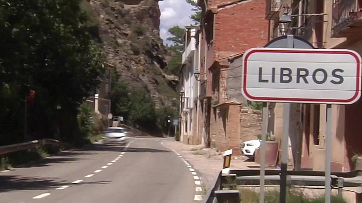 Telediario 2 - Libros, un pueblo de Teruel, pide libros para luchar contra la despoblación