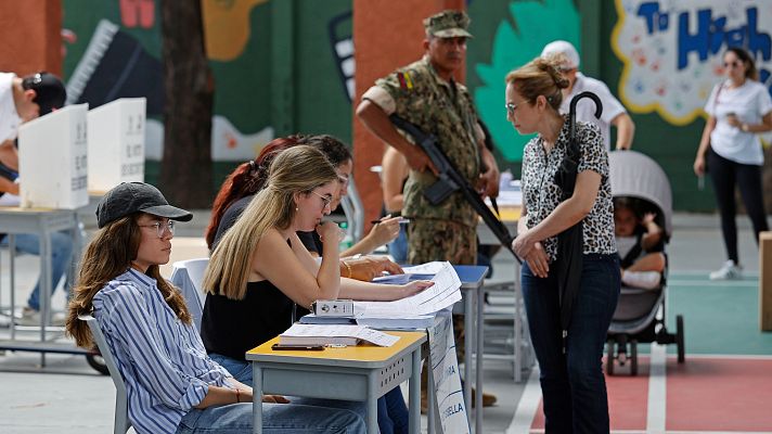 Telediario Fin de Semana - Primera vuelta de las elecciones en Ecuador: Los residentes en el exterior votarán de nuevo