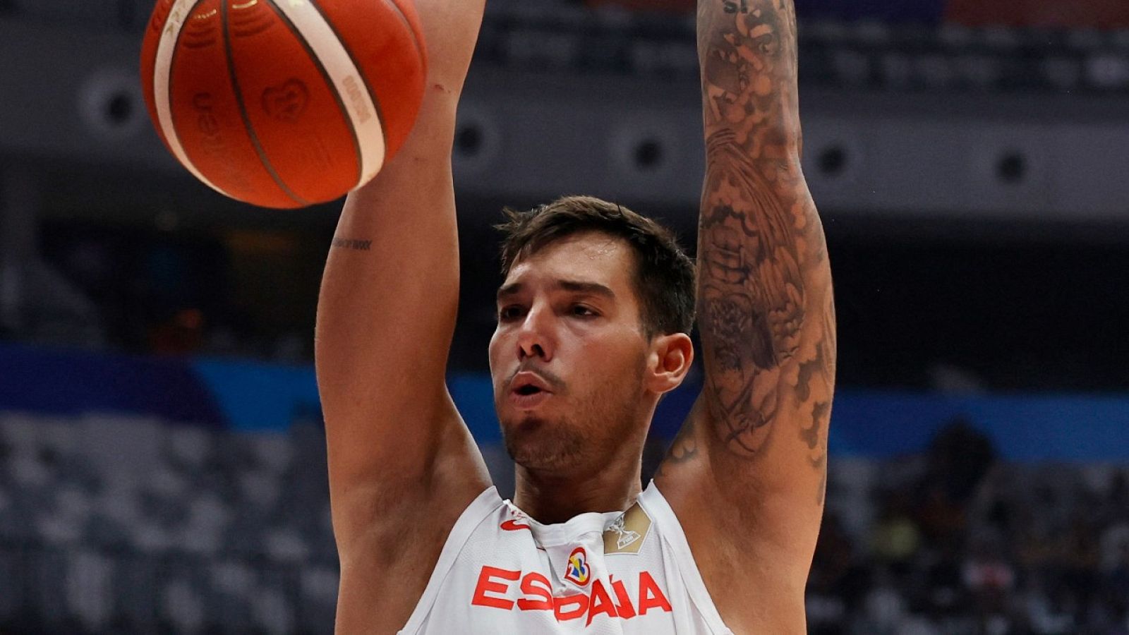 El 'show' de Willy Hernángomez: ¡20 puntos en la primer parte!