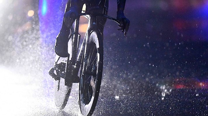  - DSM da la sorpresa y vence en la contrarreloj por equipos con el mismo tiempo que Movistar