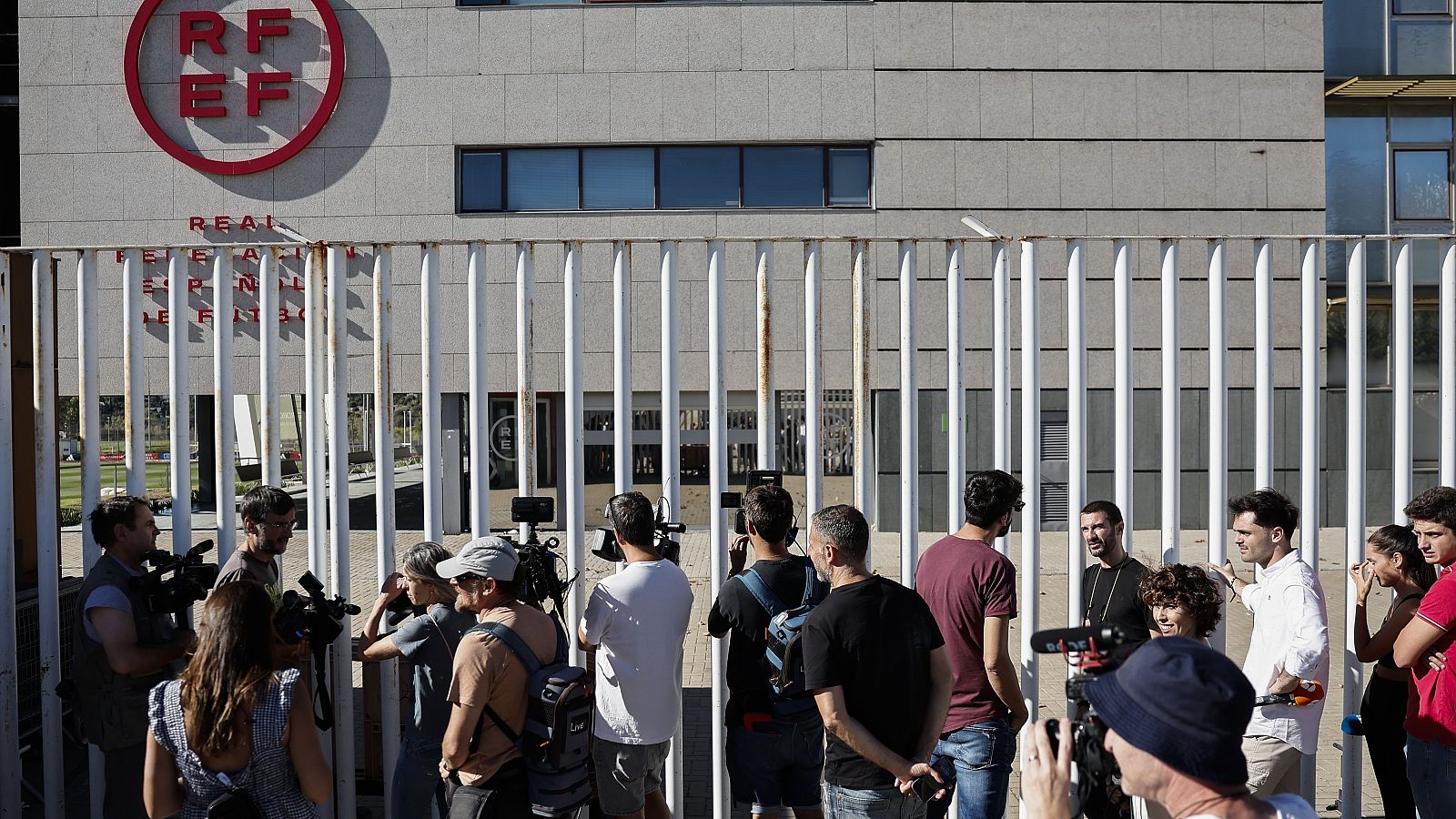 La RFEF celebra una reunión extraordinaria tras la inhabilitación de Rubiales