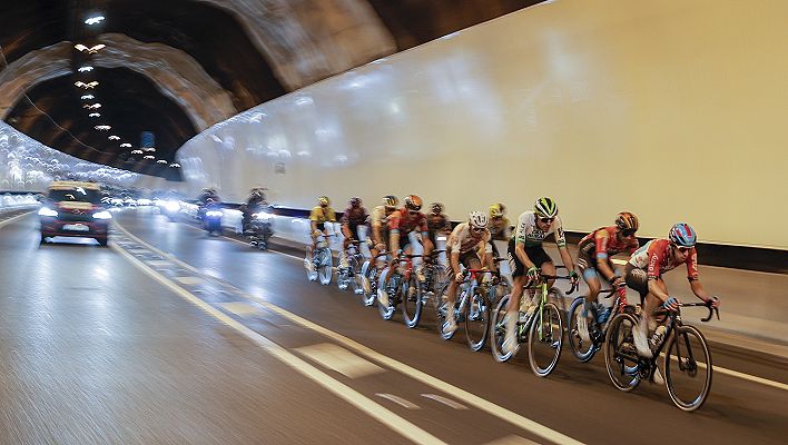 Informativo 24h - Tarragona recibe a la Vuelta con alerta por vientos fuertes