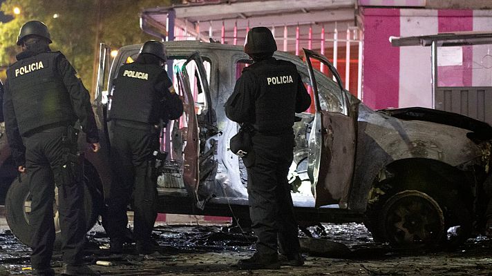 Telediario 1 - Ecuador sufre un momento de violencia con cuatro coches bomba en apenas 24 horas