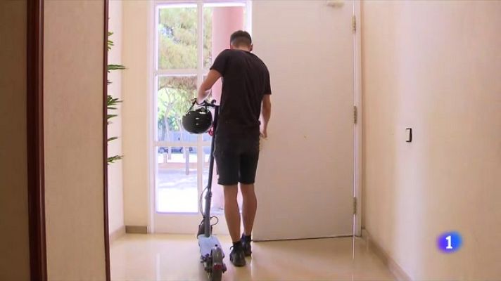 L'Informatiu - Alguns municipis declaren la guerra als patinets