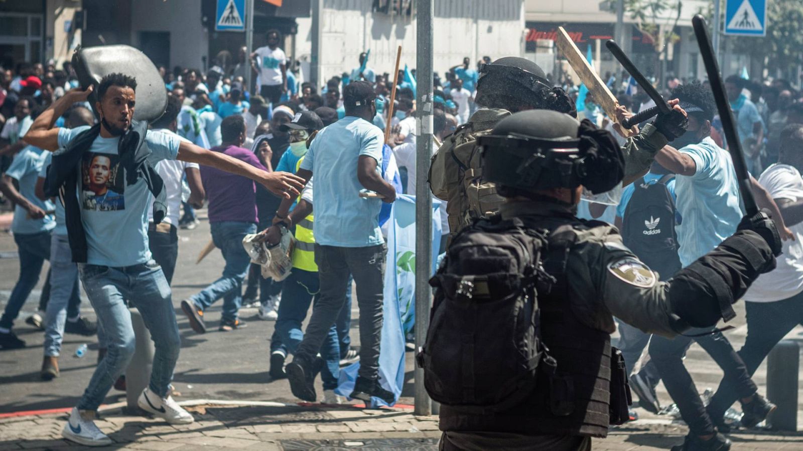 Más de 100 heridos en Israel por enfrentamientos entre eritreos y la Policía | Ver